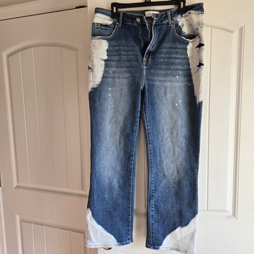 Stylish Blue and White Distressed Jeans
